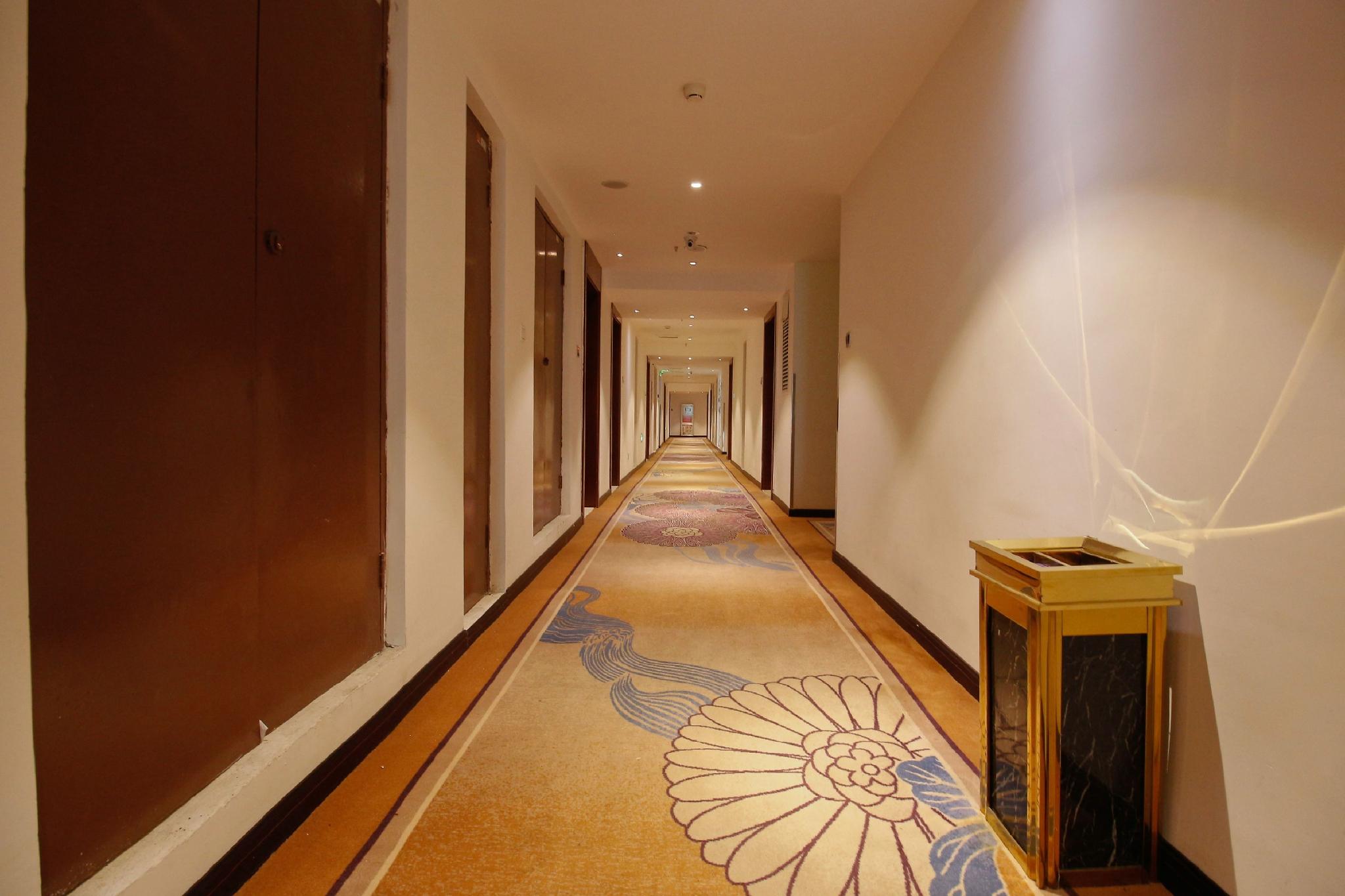 Yitel Hotel (Xining West Street Wangfujing) 35/59