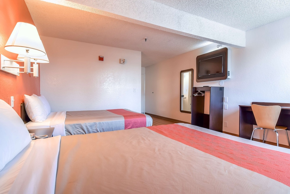 Motel6 San Diego Hotel Circle Mission Valley 38/61