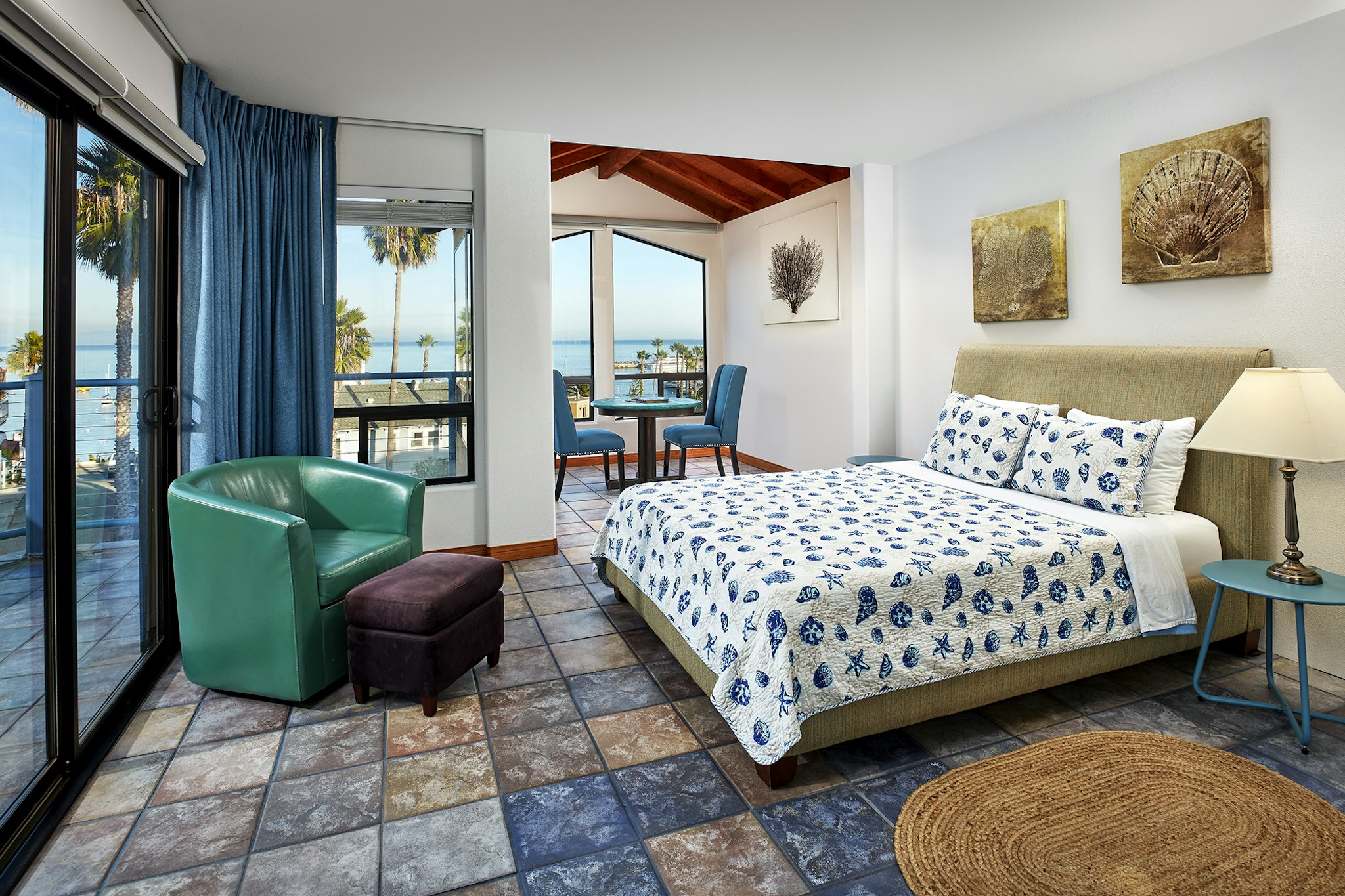 Seaport Village Inn, Avalon 4/33