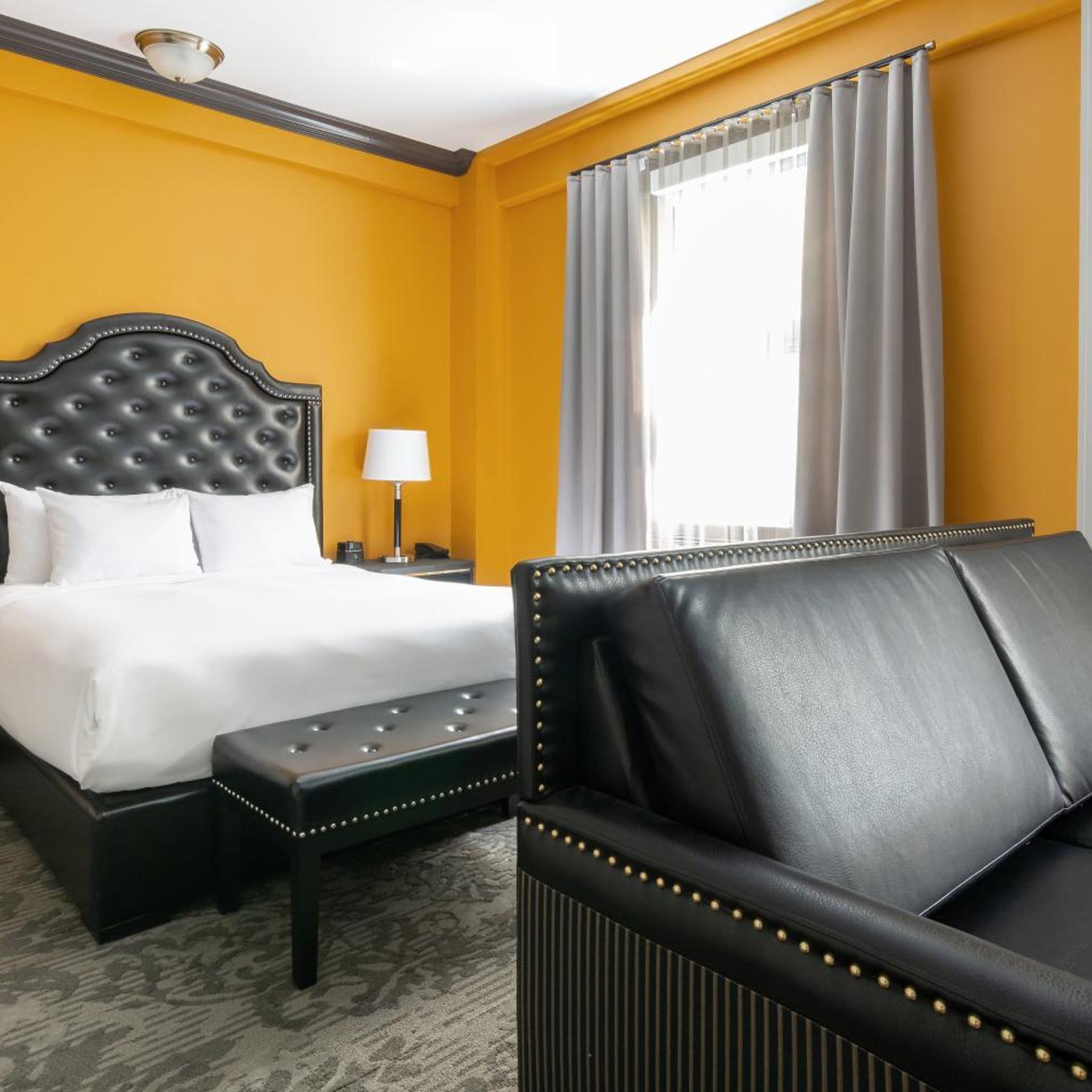 EXECUTIVE, QUEEN BED