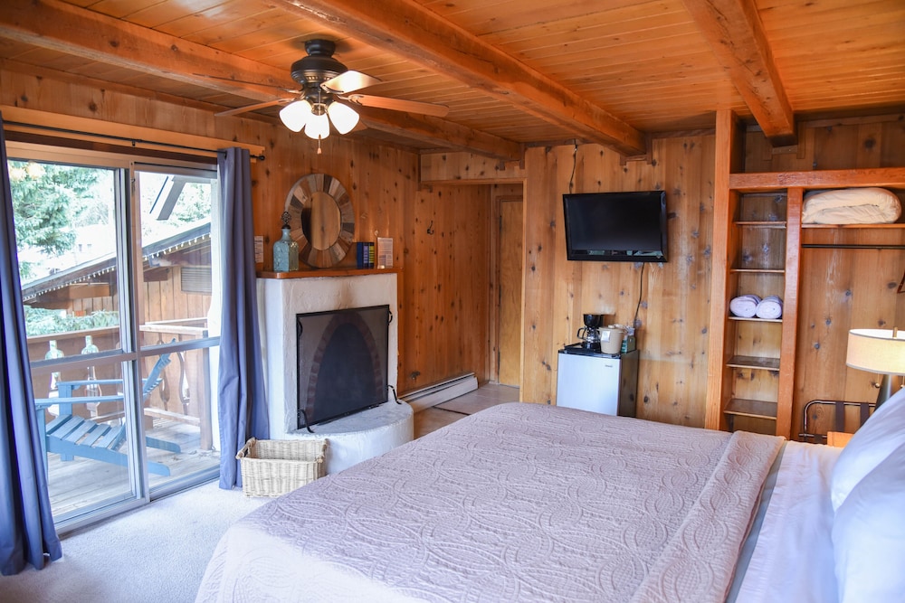 Alpine Lodge 15/50