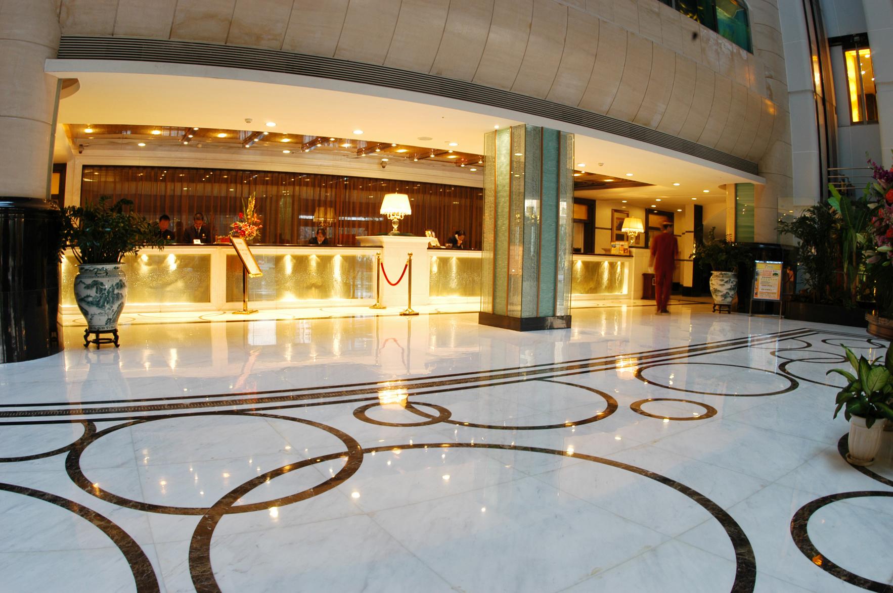 Rich Hotel 14/43