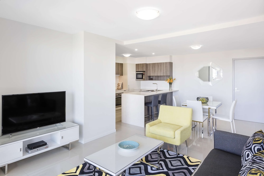 Oaks Brisbane Woolloongabba Suites 40/73