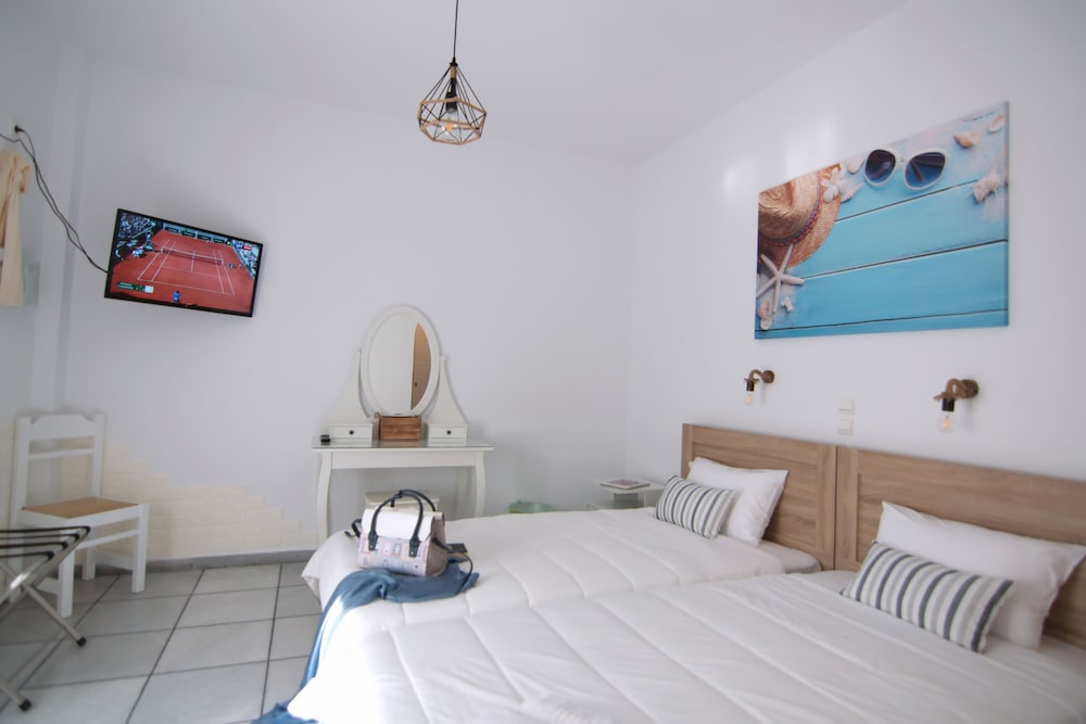 Camara Hotel 16/50