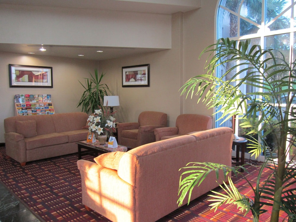 Comfort Inn & Suites Lakeland North I-4 22/40