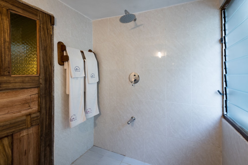 Blue Marlin Beach Hotel 47/50