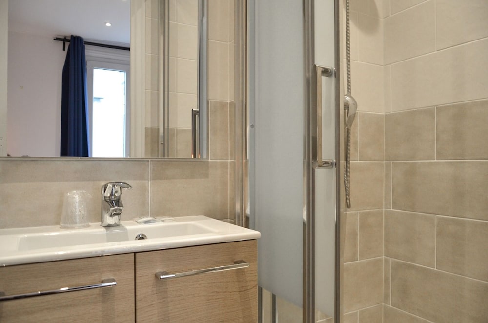 غرفة كومفورت بسريرين منفصلين، HOTEL DE LA PERDRIX ROUGE 4/9