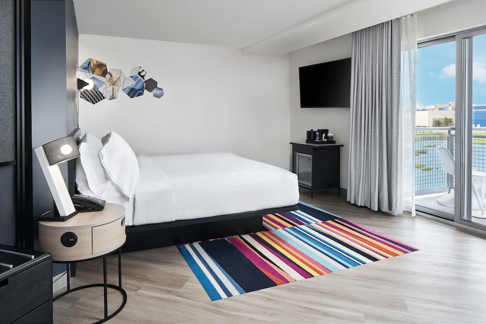 Aloft Ponce 19/50
