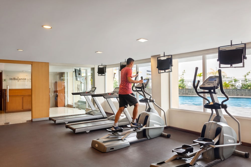 NOVOTEL SEMARANG 36/76