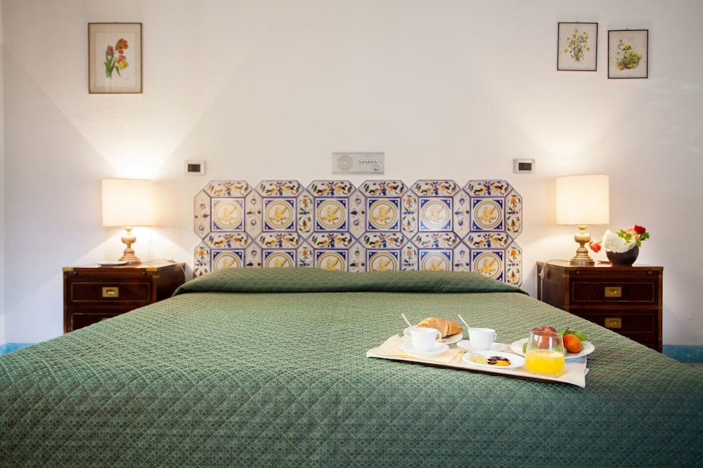 Grand Hotel De Rose 19/65