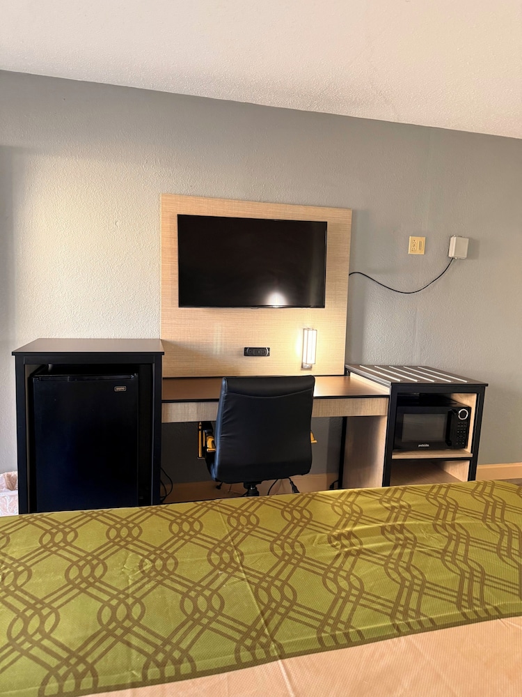 Milan Inn Suites 25/31