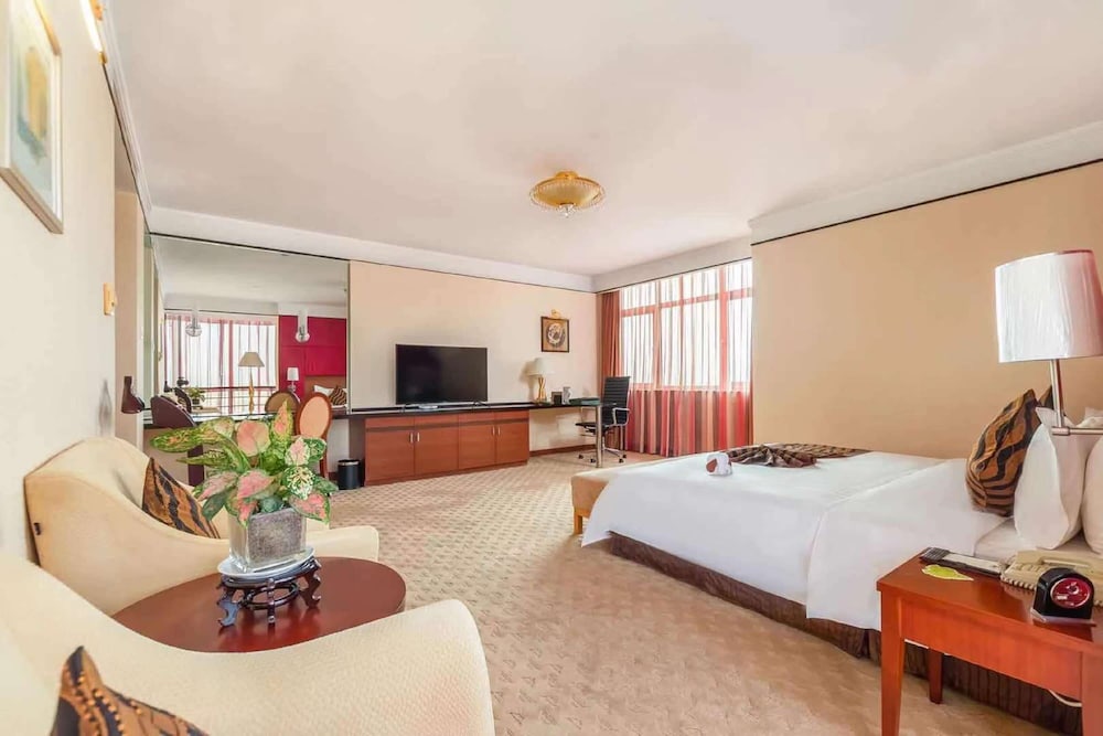 Days Hotel and Suites by Wyndham Jiaozuo 13/27