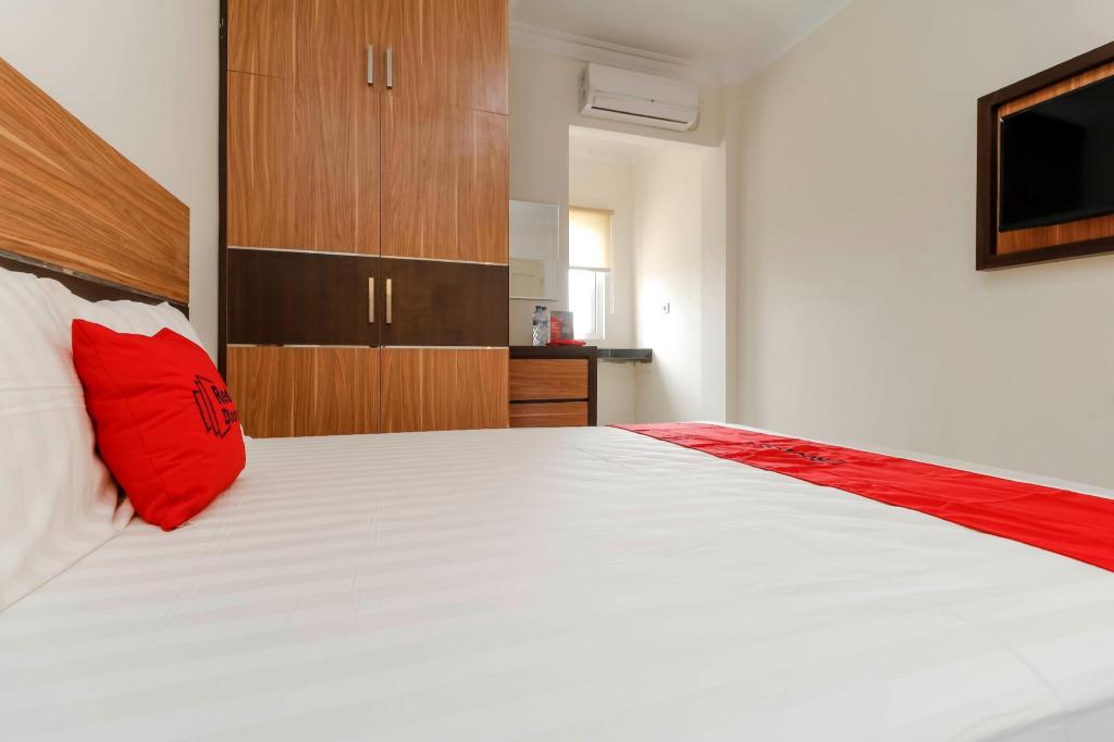 Reddoorz Plus Near Palembang Square Mall 19/33
