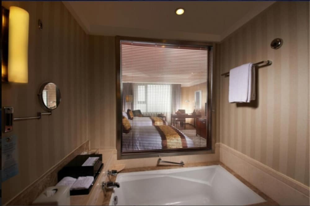 RuiWan New Century Hotel Tianjin 25/36