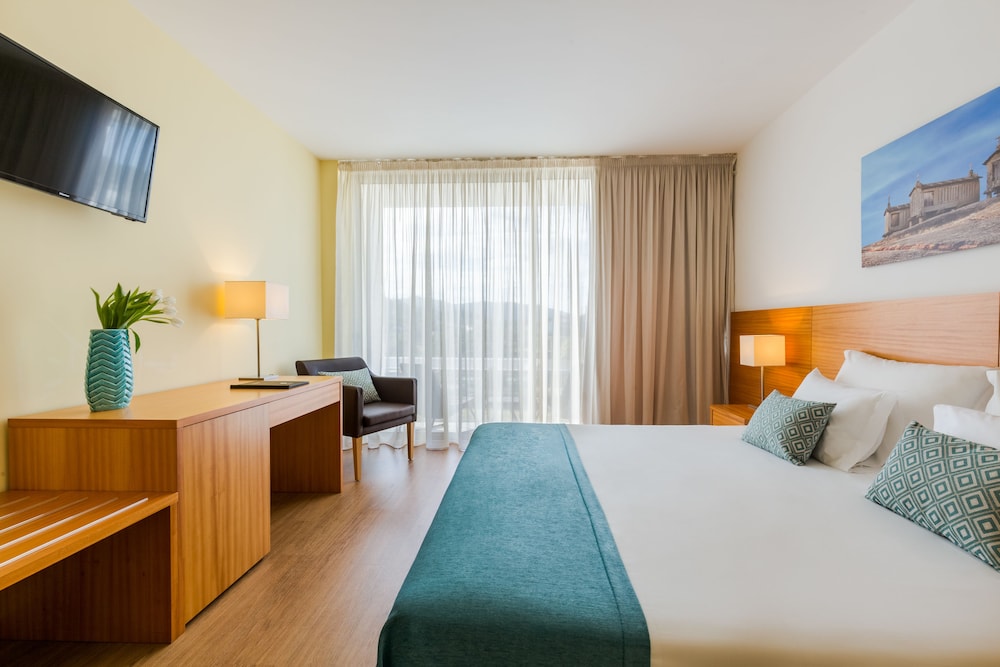 Family, Double and Twin Beds