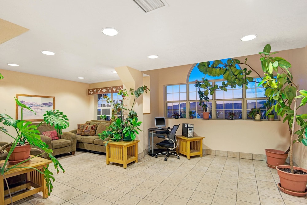 Microtel Inn and Suites by Wyndham Albuquerque W 17/26
