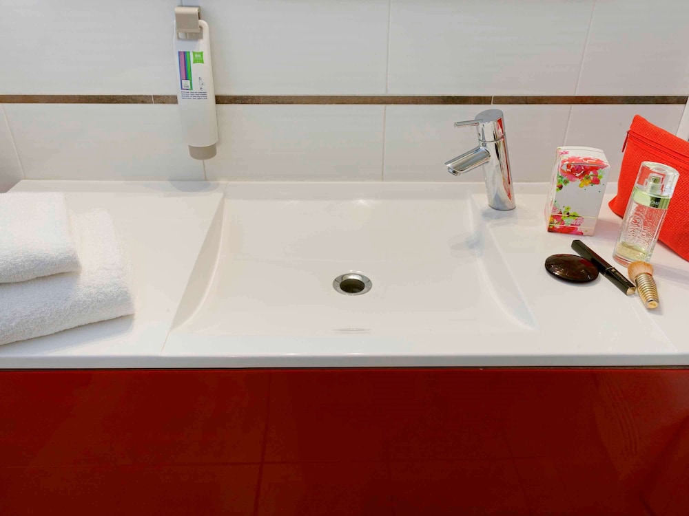 Ibis Styles Annecy Gare Centre 9/58