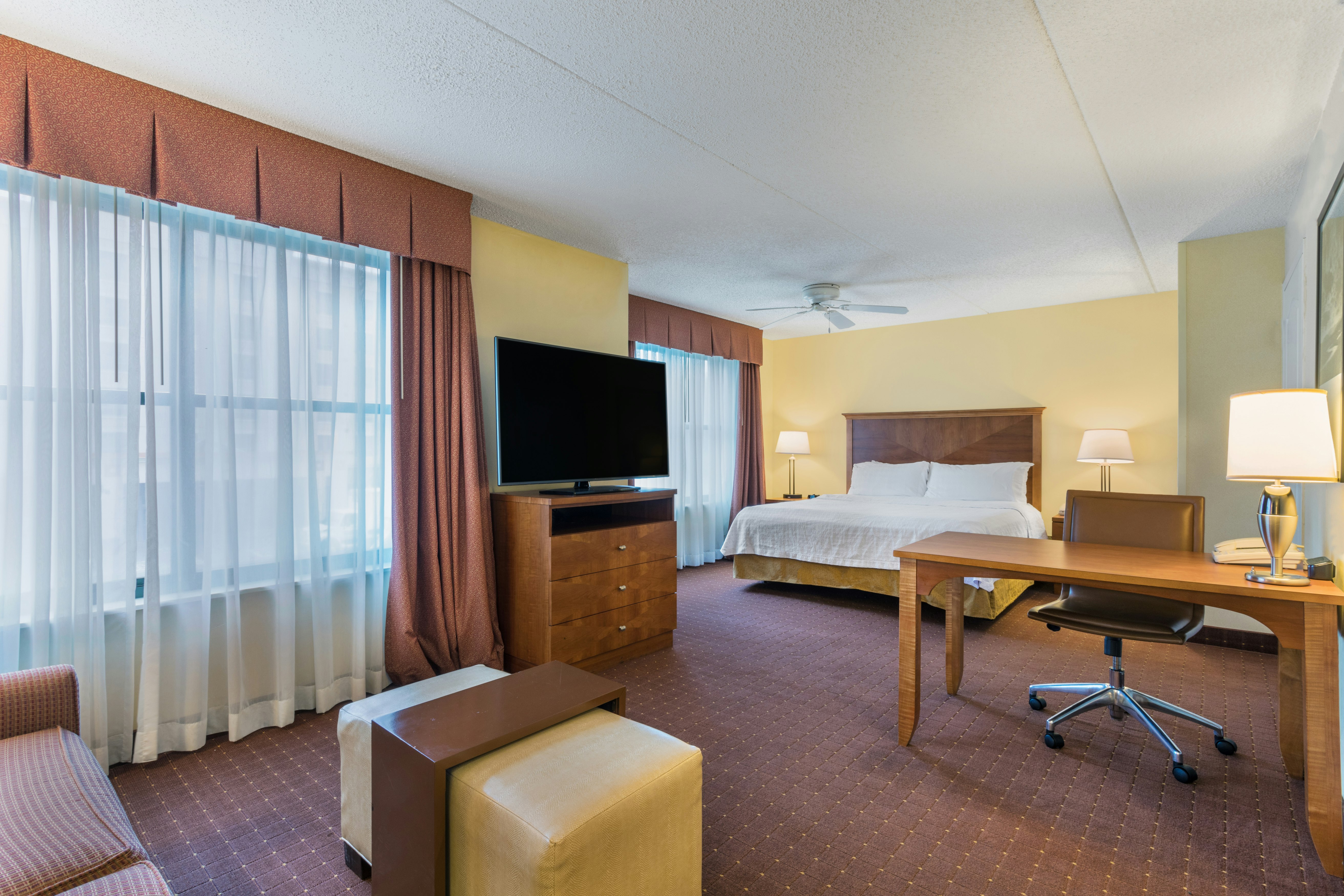 Study, King Bed, Accessible