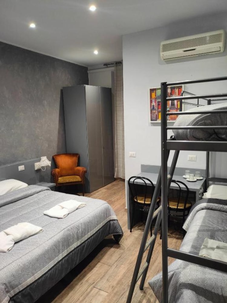 Hotel Convertini 34/55