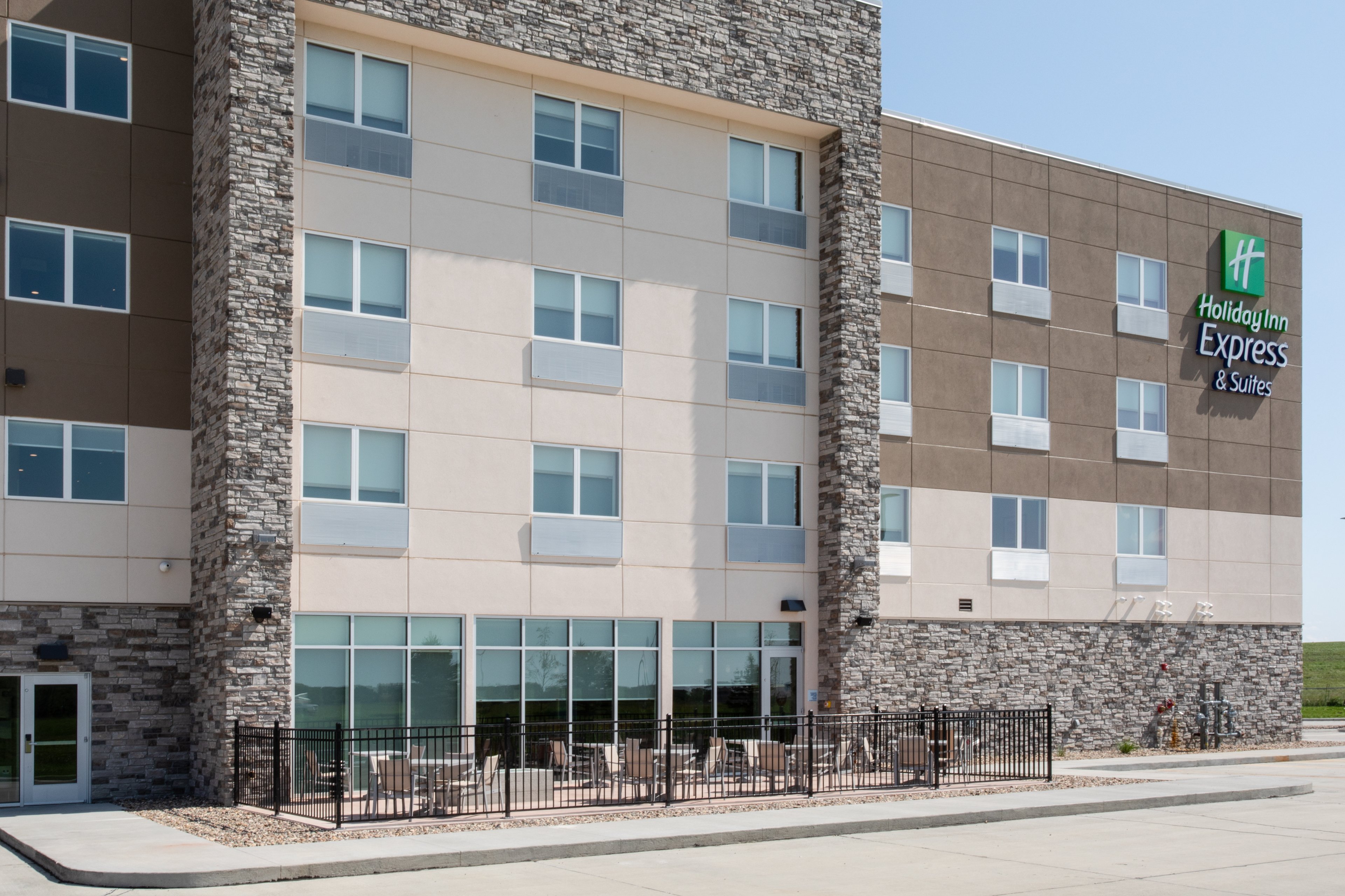 Holiday Inn Express and Suites Sioux City North Event Center an IHG Hotel 2/70