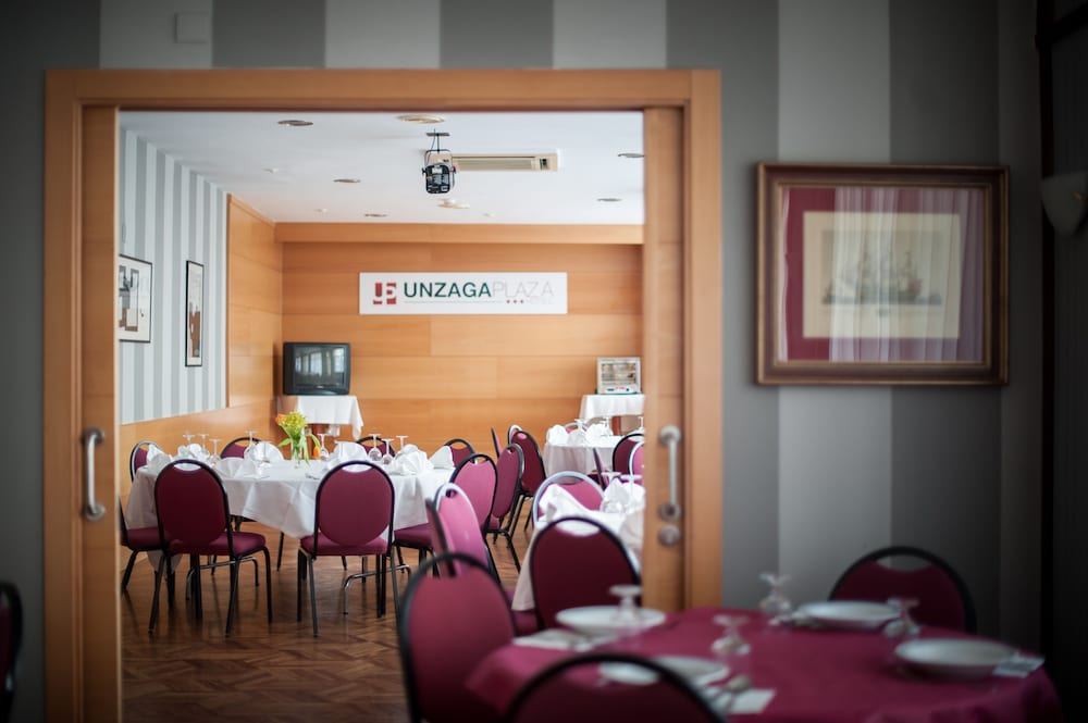 HOTEL UNZAGA PLAZA 50/63