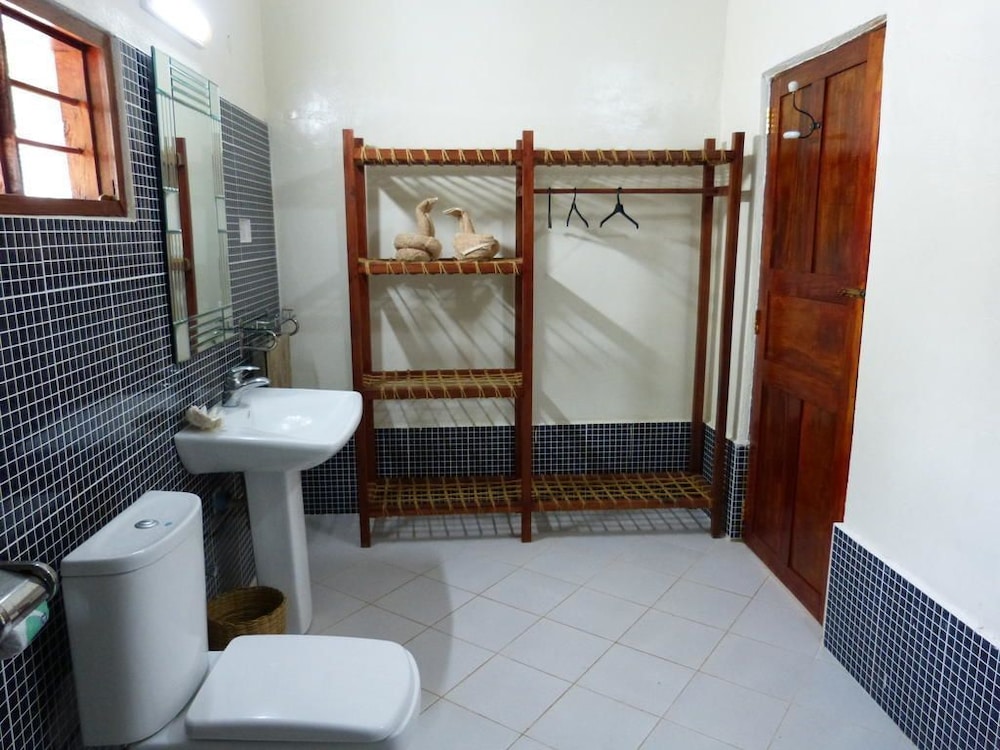 Makuti Beach Bungalows 22/65
