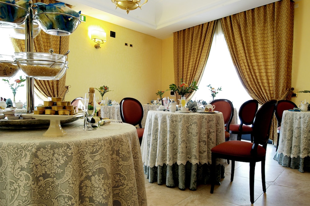 Hotel D Apos Angelo Palace 3/47