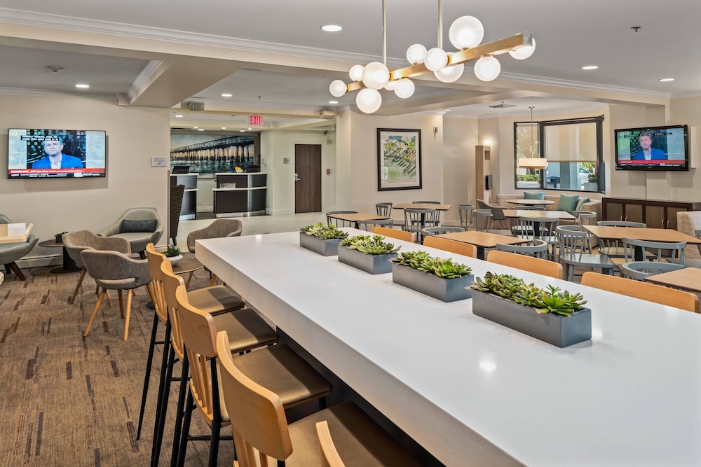 Courtyard By Marriott Naples 37/50