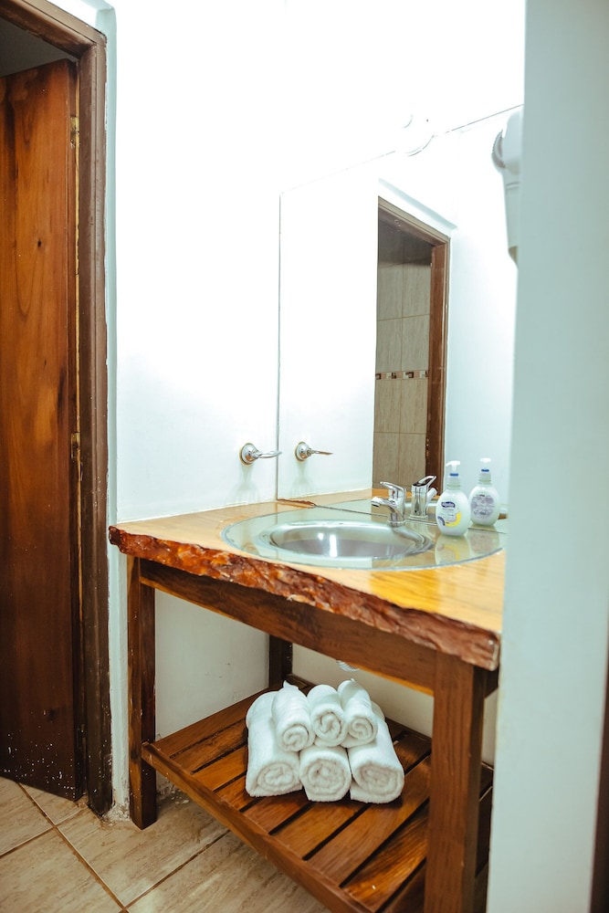 Palo Rosa Lodge 68/68