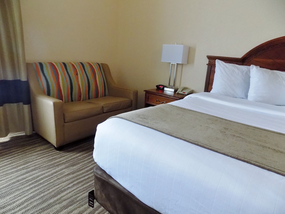 ROOM, KING BED