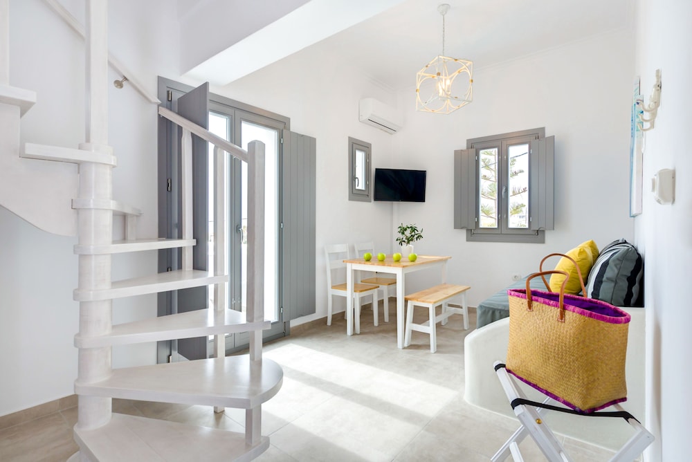 White Harmony Suites 50/69
