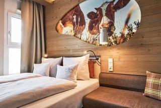 Cozy, Alm