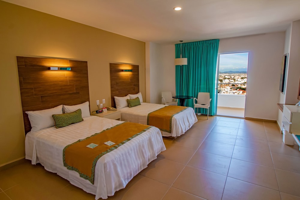 Pacific Palace Beach Tower Hotel 18/65