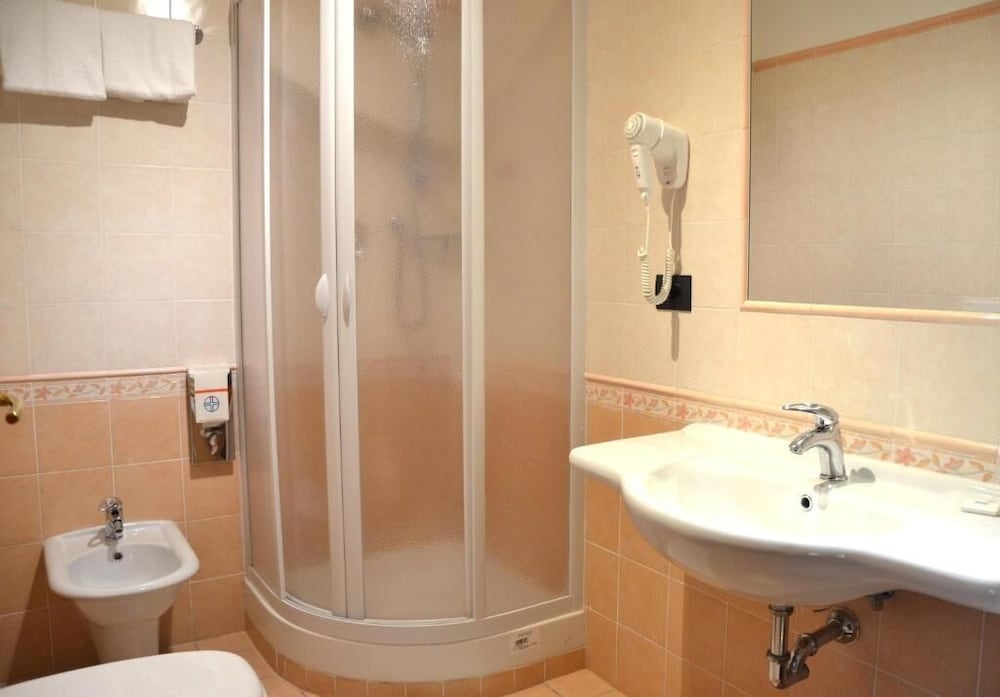 Hotel Mia Cara 50/50
