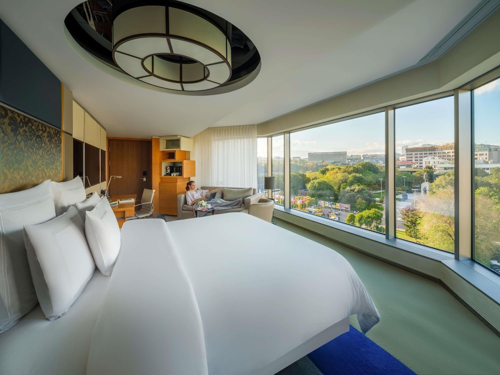 ROOM, KING BED, GARDEN VIEW, CORNER