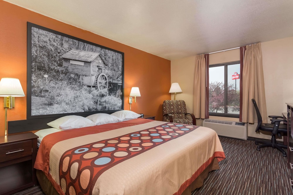 Super 8 By Wyndham Germantown/Milwaukee 13/41