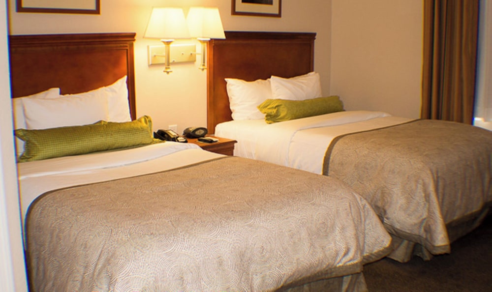 Candlewood Suites Jacksonville 32/72