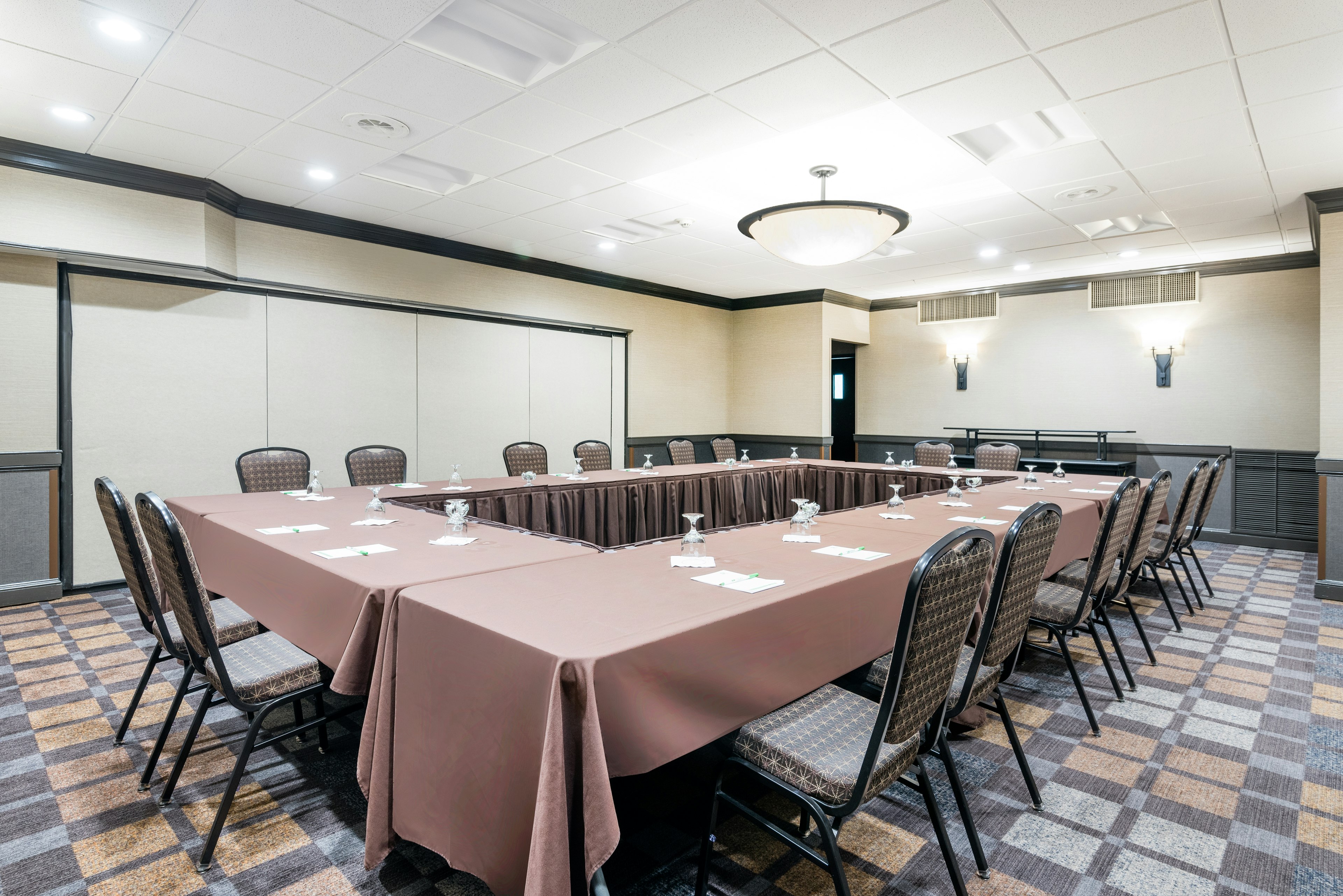 Holiday Inn Johnstown-Gloversville 52/66
