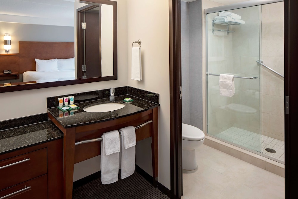 Hyatt Place Pittsburgh-North Shore 8/41