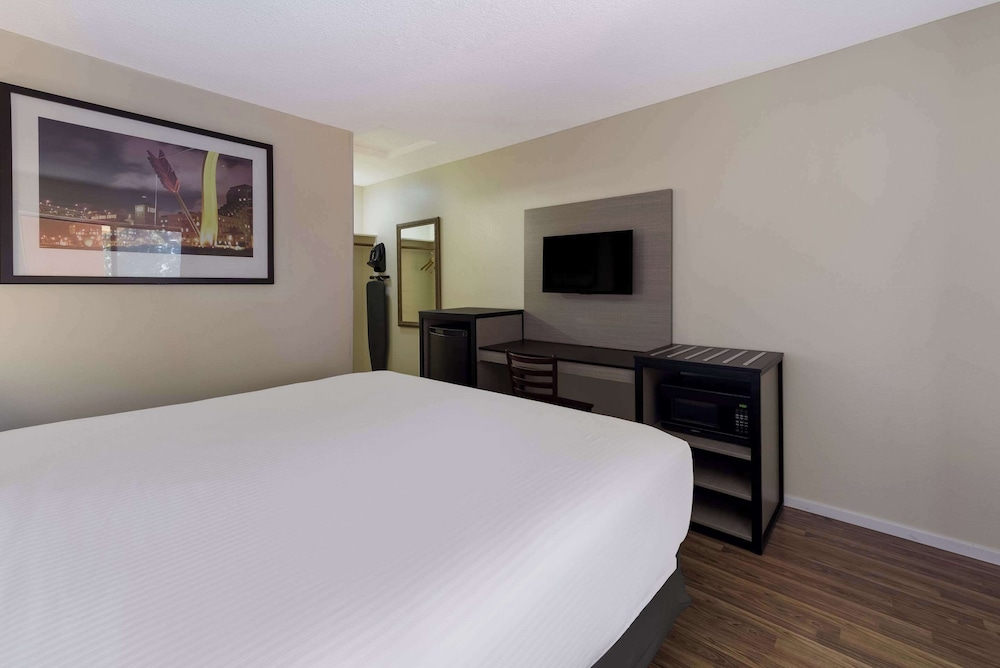 غرفة بسرير كينج، Rodeway Inn Livermore 2/3