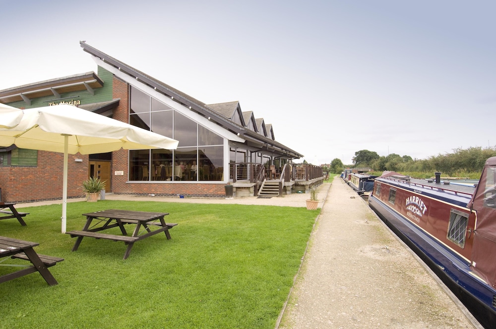 Premier Inn Hinckley 32/35