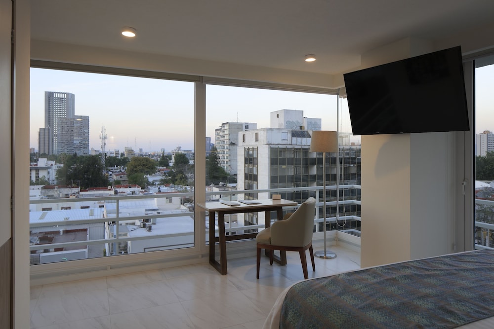 Hotel Velvet Plaza 53/64