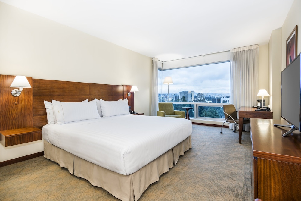 HOLIDAY INN EXPRESS QUITO 13/66