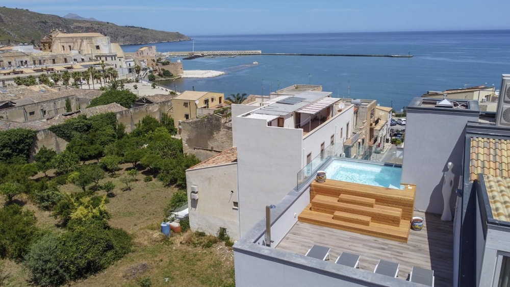 Luxmari hotel & spa 60/64