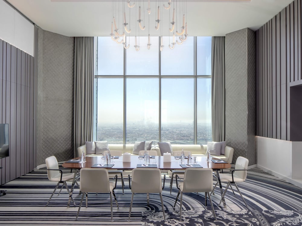 SLS Dubai Hotel and Residences 67/75