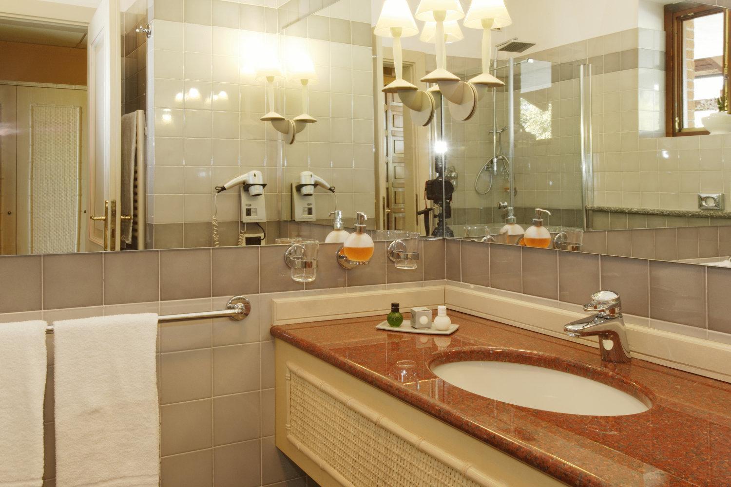غرفة قياسية مفردة بسرير مزدوج، Serravalle Golf Hotel 5/6