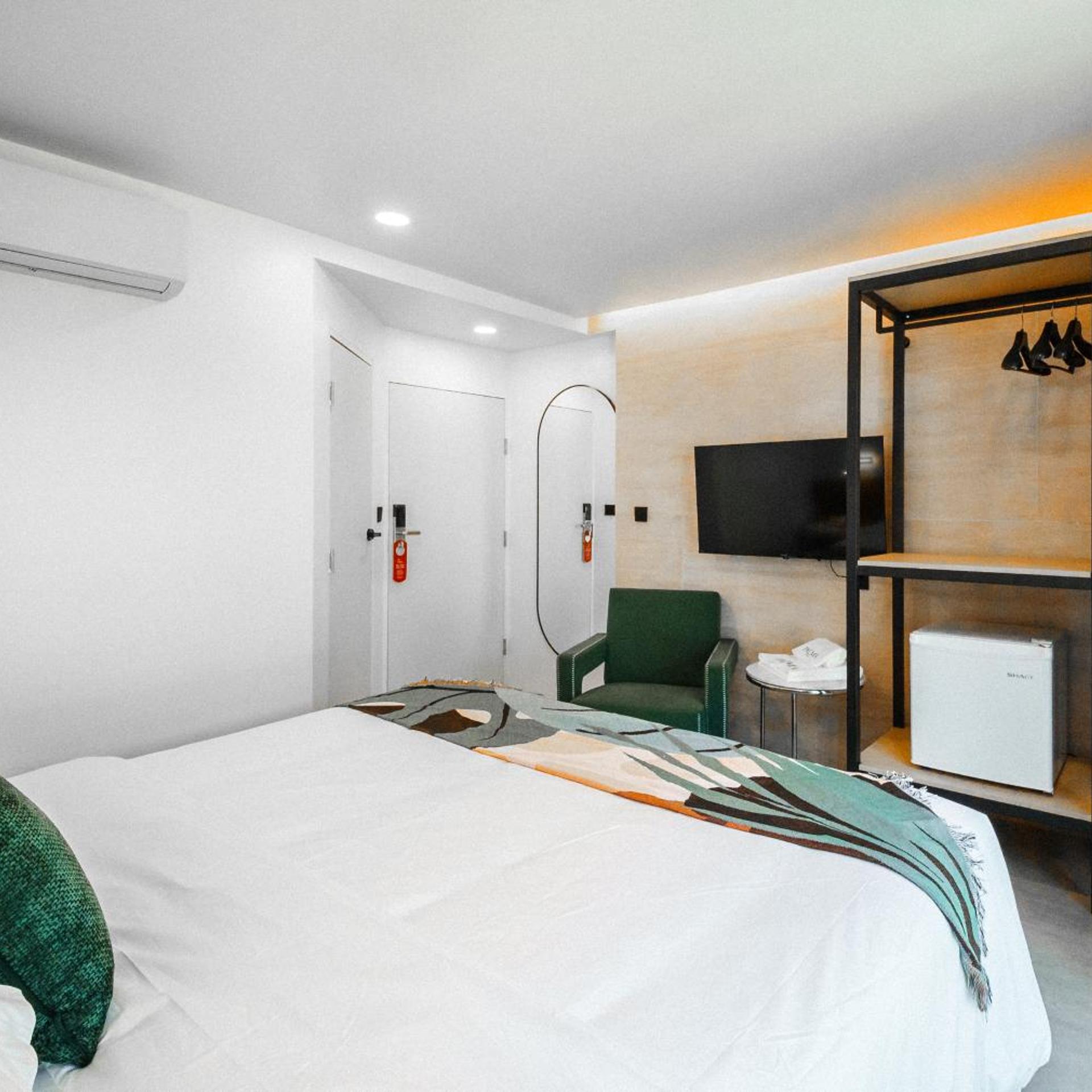 Deluxe, Double Bed