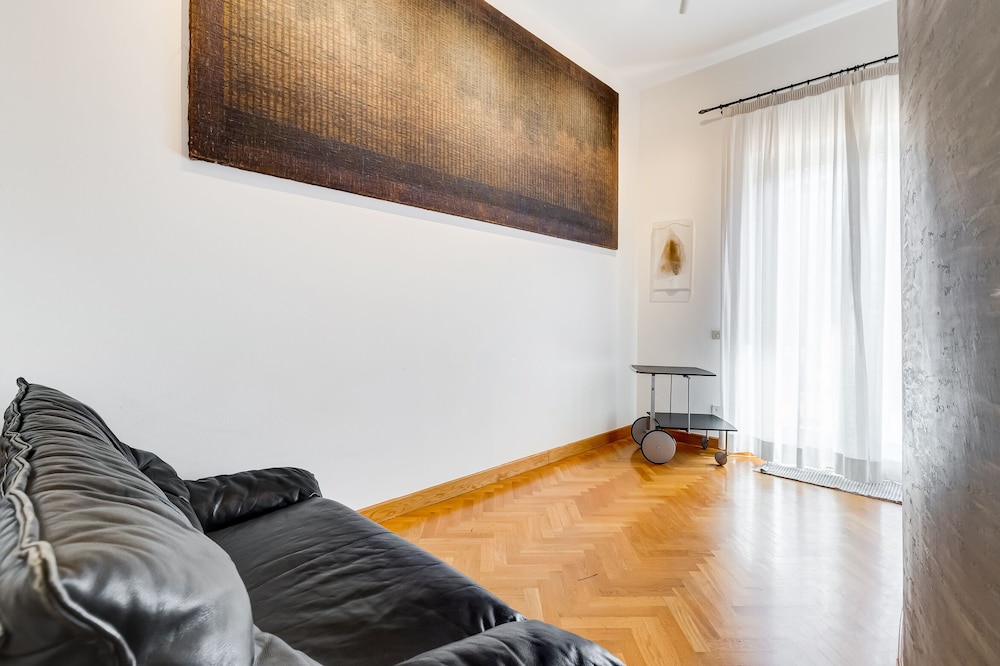 Colosseum Terrace Apartment 19/50