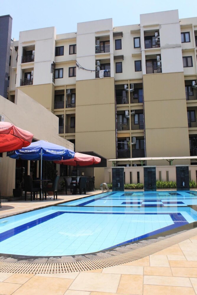 Metro Hotel 2/26