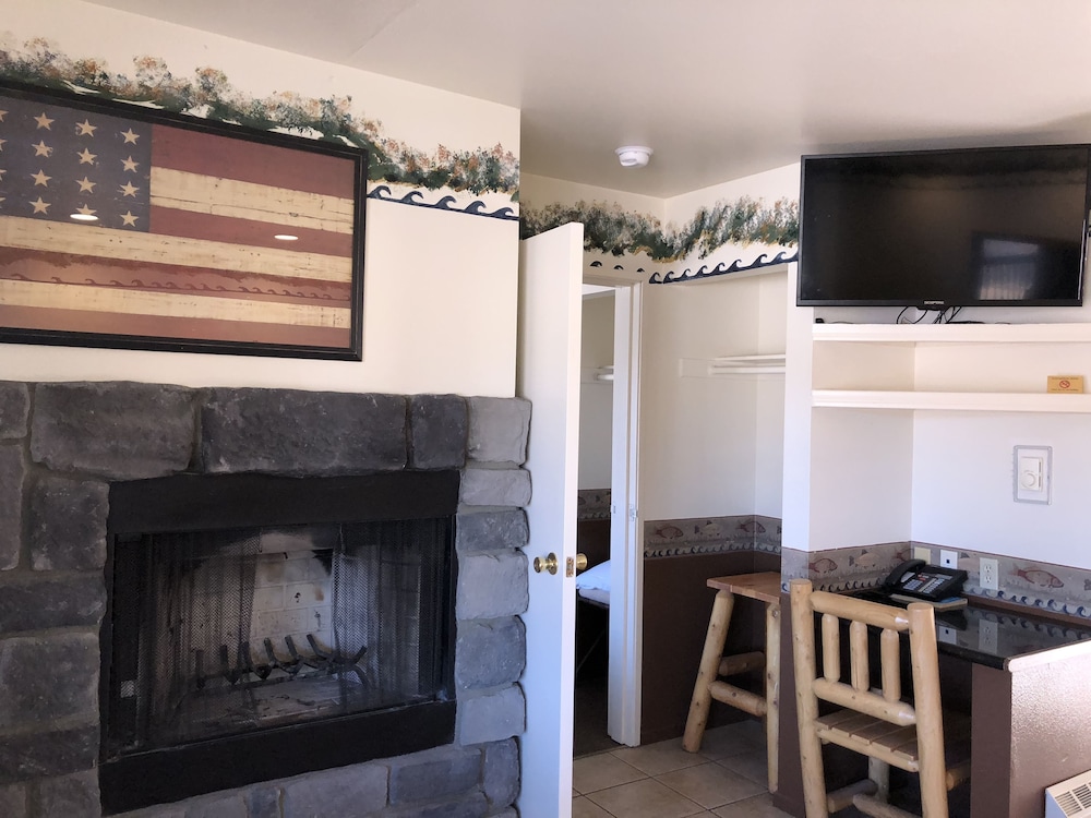 Fireside Lodge 10/50